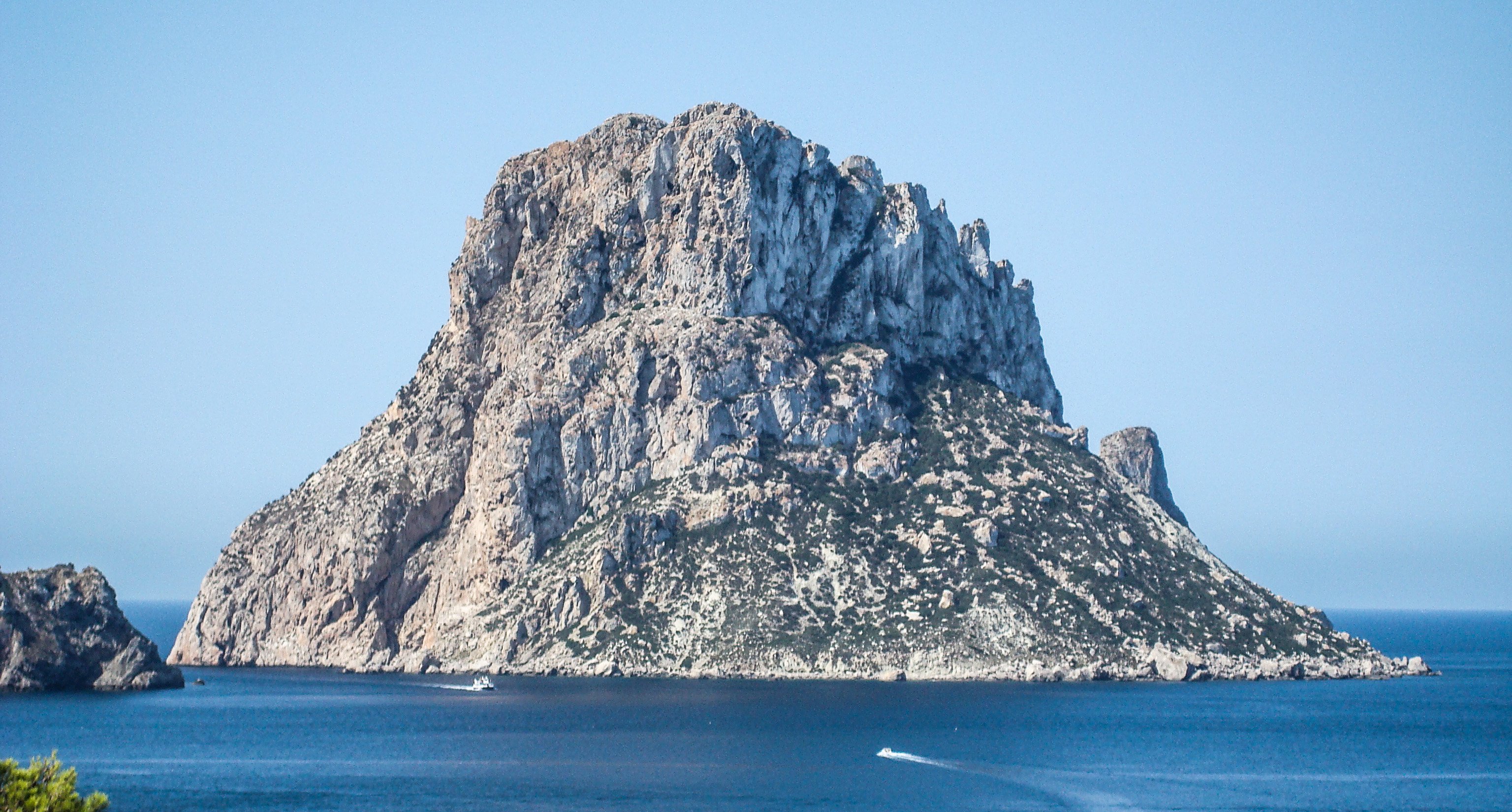 ibiza_bay3.jpg